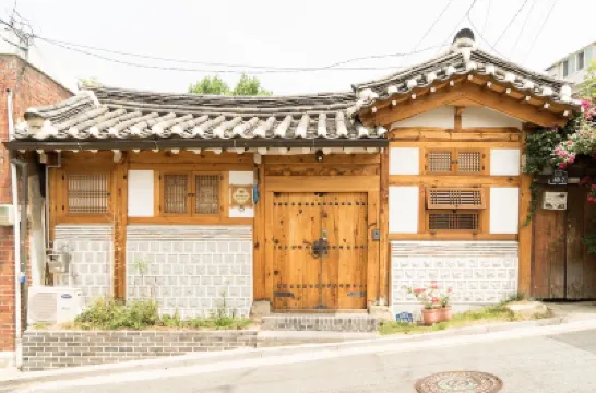 Traditional house@ palace &insadong Hotels in Bukchon Hanok Village