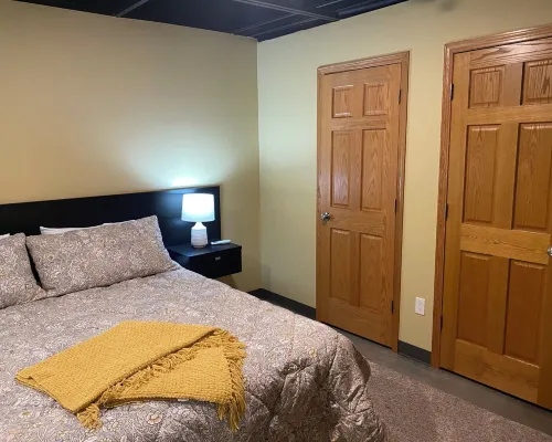 Lakeside Lodging @ The PlazaCozy 2 Bed- 2 Bath Nestled near the Lake Region Hotels in Devils Lake