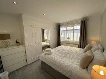 Luxury on one level, Fully Refurbished, Brand New! Отели в г. Thornton-Cleveleys