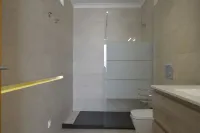 New villa very close to the beach, complete