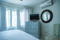 "Idle Time on the Bay Visually Charming and newly refurbished apartment