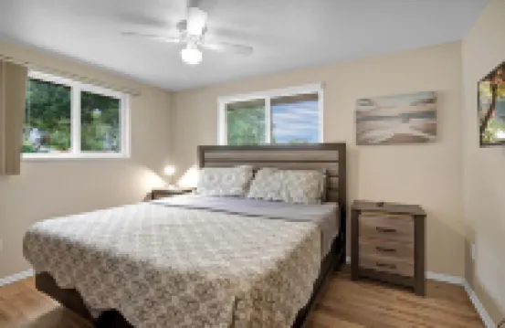 Large 2 bedroom home with HUGE Yard * Easy Access