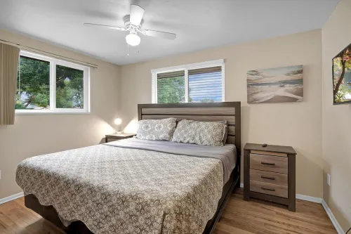 Large 2 bedroom home with HUGE Yard * Easy Access