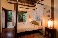 Balinese Inspired Villa w/Panoramic Views & Pool. A/C in All Bedrooms