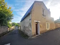 House near town center with garden and terrace