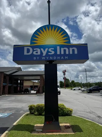 Days Inn by Wyndham Clanton Al Отели в г. Клантон