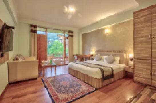 Snow Flakes Resort and Spa Centrally Heated Luxury Resort