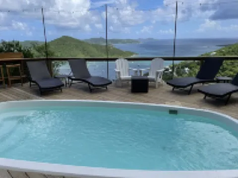 Now with solar!! Gorgeous Views From Every Room, Pool, AC, Caribbean Breezes