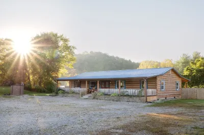 3 min to BCSP+Hot Tub+Fire Pit+Swing Set+Games+Pet Friendly!