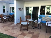 3 Bedrooms Apt. close to main beaches/ attractions