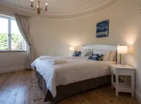 Sea Cottage - House - spectacular sea views
