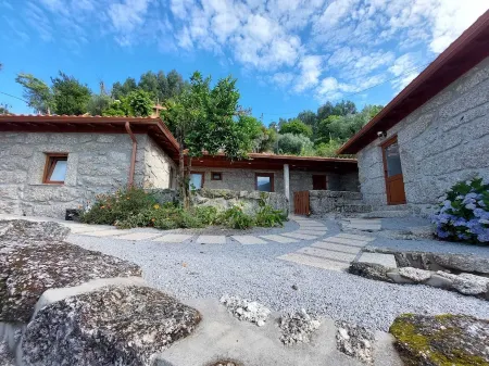 Casa da Laranjeira - Quinta dos Novos Canastros Отели в г. Аниссо