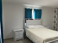 3 Bedroom Apartment with Resort like Pool Hotel a 