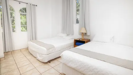 Tropical House - Surf City (15min) Отели в г. Atami