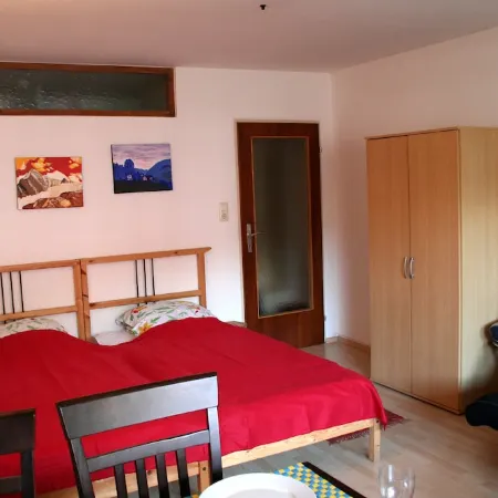 1 Studio Flat walking distance to ski lifts (we have 2 in the same building)