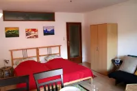 1 Studio Flat walking distance to ski lifts (we have 2 in the same building)