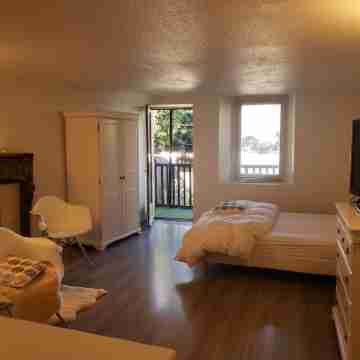 Absolute peace and quiet in the heart of the picturesque quarters of the old town Rooms