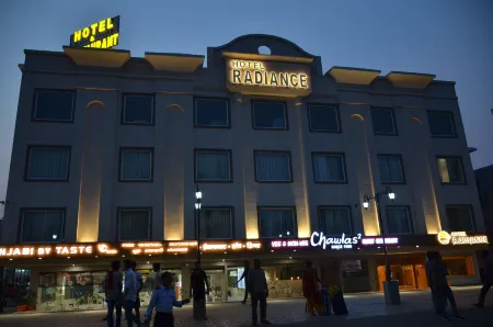 Hotel Radiance Отели в г. Барейли