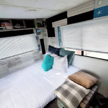 Camper Apt DE Sleeps 3