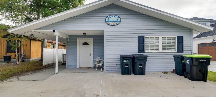 2 Mi to Barefoot Landing! Baileys Beach Cottage Hotels in Horry County