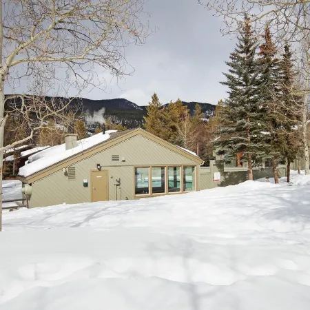 1125 Flying Dutchman 1 Bedroom Condo by RedAwning