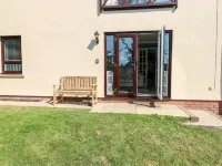 Clicketts Court - 4-Star