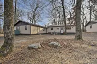 Hidden Oaks Broken Bow Vacation Rental, Pets OK! - parking