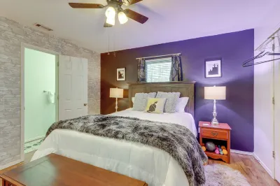 Centrally Located in Nwa; Walk to Wrights Bbq! Hotels in Johnson