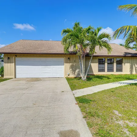 1 Mi to Dtwn Stuart: Bright Home w/ Pool & Spa!