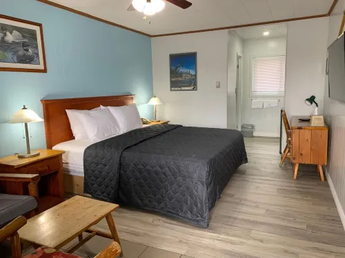 Town & Country Motel - parkir