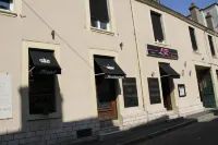 3 王之家飯店 E.Leclerc Issoudun附近的飯店