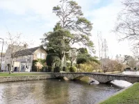 Greyhound Barn Hotels in Coln Saint Aldwyn