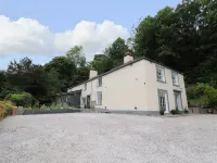 Cwmalis Hall Hotels in 