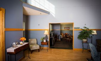 Chisholm Inn & Suites
