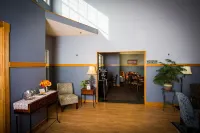 Chisholm Inn & Suites