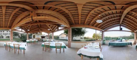 Col Delle Rane Отели в г. Монтебеллуна