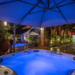 Sandi Hotel - Hot Tub