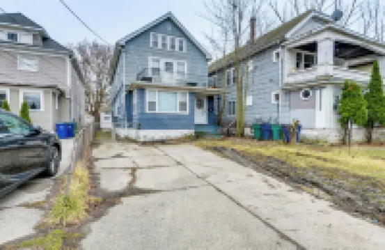 6 Mi to Dtwn Attractions Buffalo Apartment!