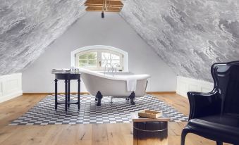 Relais & Châteaux Hotel Quadrille - Adults Only