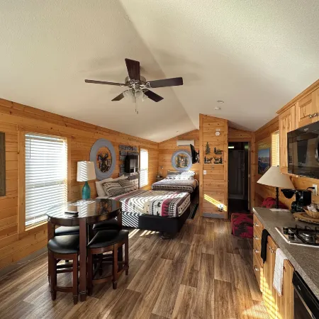 Packwood Lodge & Cabins