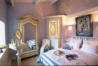 Une Campagne En Provence - Pensions