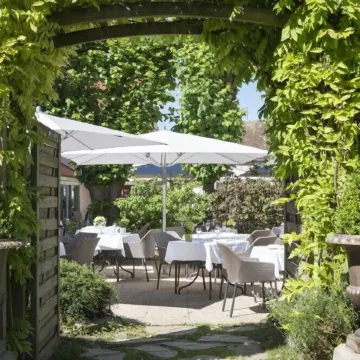 Hôtel Aux Vieux Remparts the Originals Relais