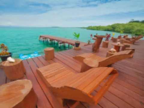 Aqui Hoy cabañas Hotels in Bastimento