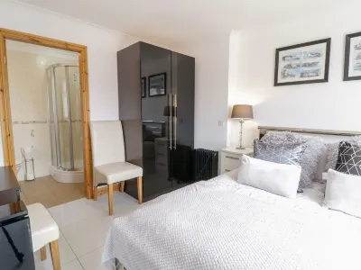 Smithy Cottage Hotels near Morrisons Daily