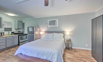 Cozy Studio Cabin on Lake O the Pines with Deck!