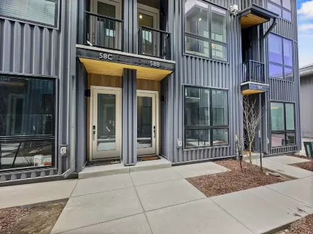 58b 2Br 3ba 2 Bedroom Townhouse by RedAwning