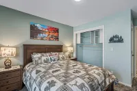 The Nut House - Lovely Home with Hot Tub Home
