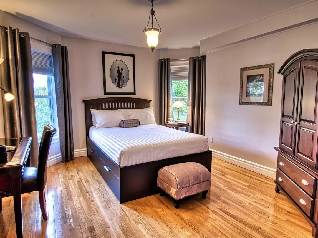 Shamrock Suites - New Brunswick
