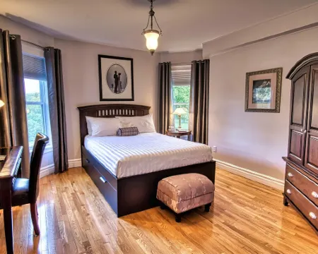 Shamrock Suites โรงแรมในCarleton County