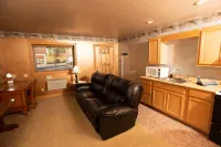 Blue Spruce Motel Hotels in Hogansburg